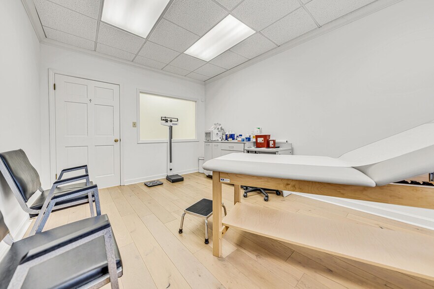 More Photos Of 751 Walnut Knoll Rd, Cordova Office For Sale