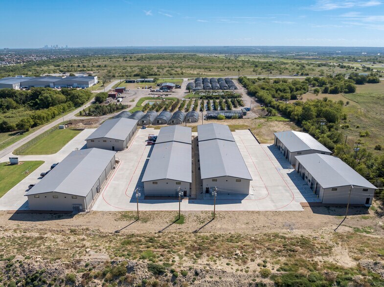 More Photos Of 6451 Silver Saddle Rd, Fort Worth Warehouse For Lease