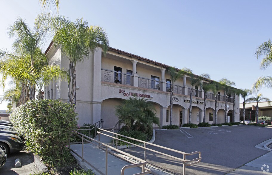 More Photos Of 225 W Valley Pky, Escondido Office For Lease