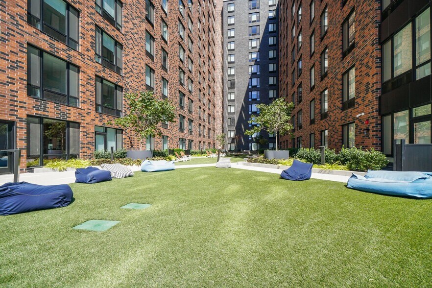 More Photos Of 150 Main St, Hackensack Apartments For Lease