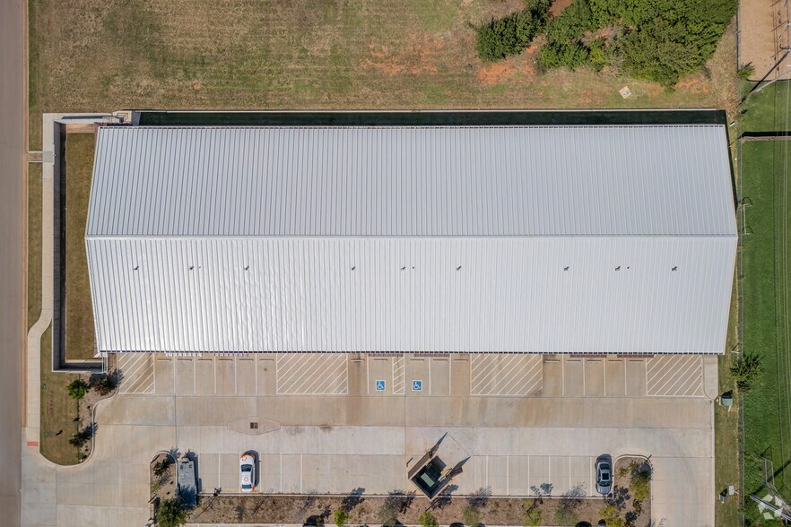 More Photos Of 633 Hundred Oaks Dr, Edmond Warehouse For Lease