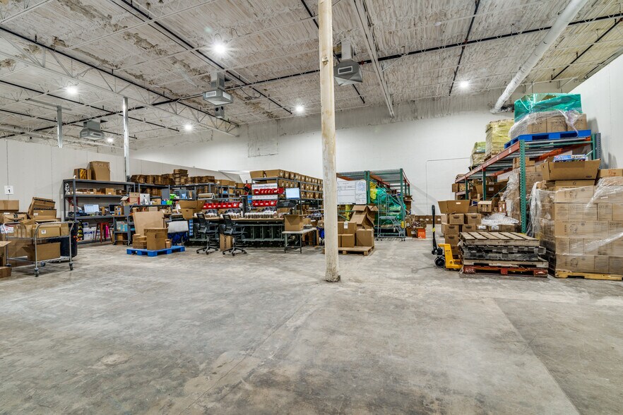 More Photos Of 2661 Midway Rd S, Carrollton Showroom For Lease