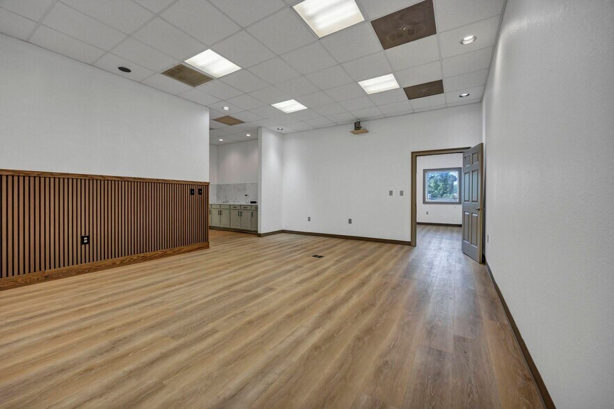 More Photos Of 1627 Columbia College Dr, Columbia Warehouse For Lease