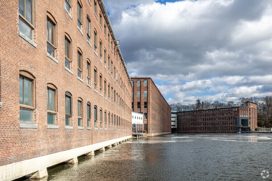 More Photos Of 1 Mill and Main Pl, Maynard Office For Lease