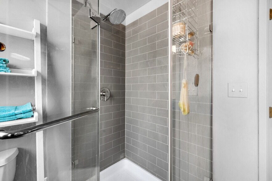More Photos Of 160 Roy St, Seattle Office Residential For Sale