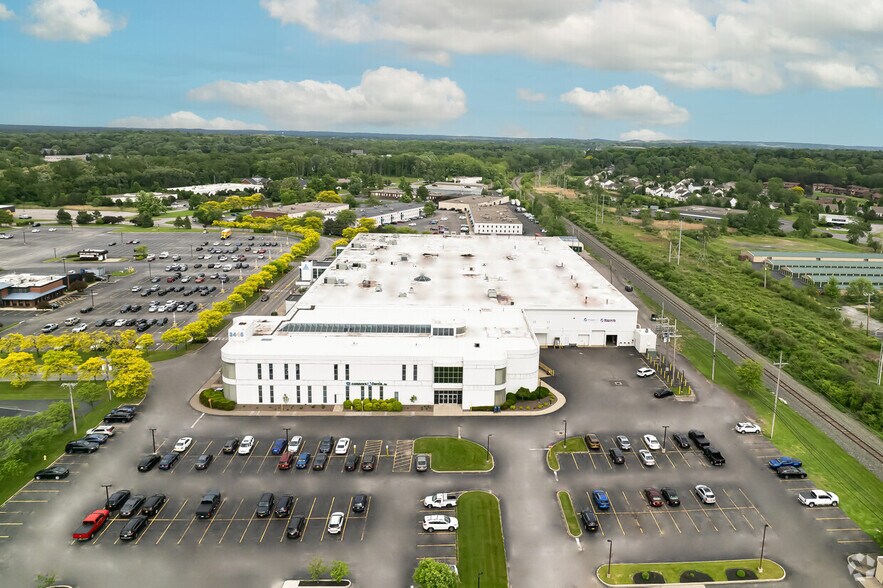 More Photos Of 3445 Winton Pl, Rochester Showroom For Lease