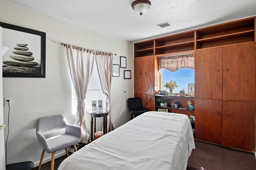 More Photos Of 1345 Kipling St, Lakewood Office For Sale