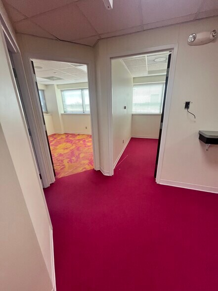 More Photos Of 1505 Eastland Dr, Bloomington Medical For Lease