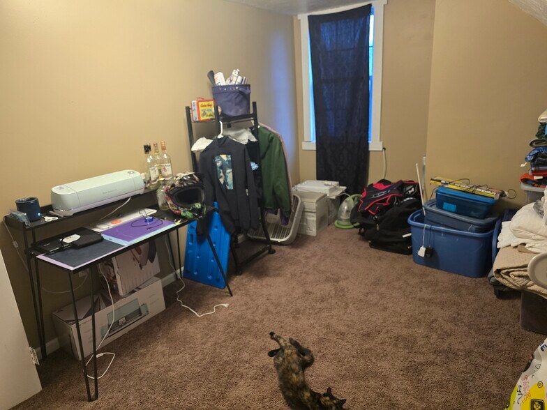 More Photos Of 804 Railroad St, Monongahela Specialty For Sale