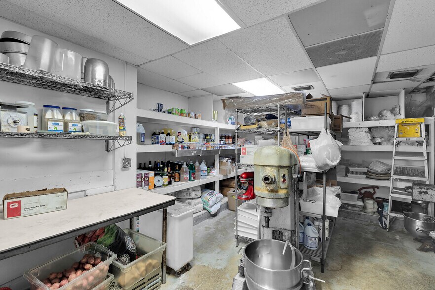 More Photos Of 90311 Old Hwy, Tavernier General Retail For Sale