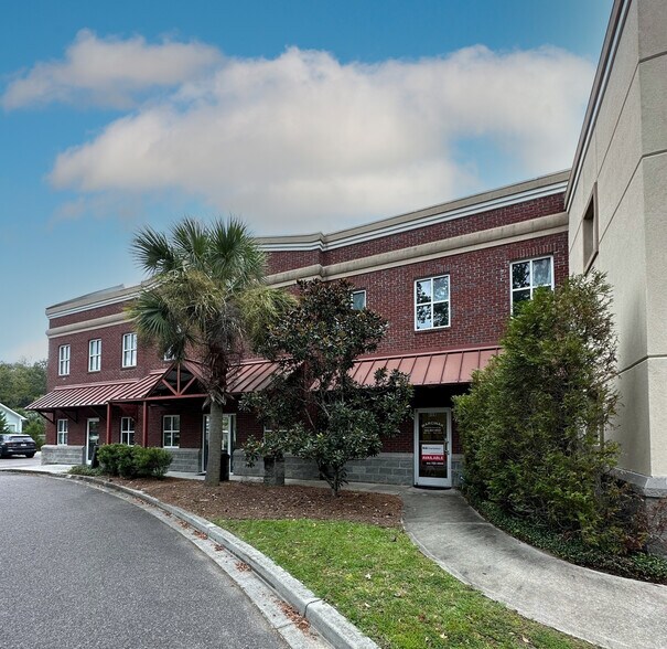 More Photos Of 2612 Larch Ln, Mount Pleasant Flex For Lease