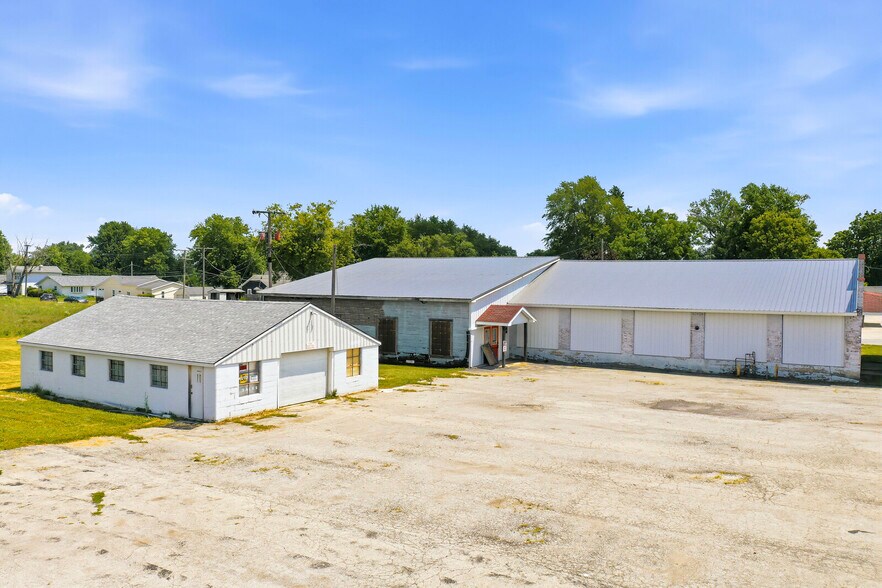 More Photos Of 7874 E State Road 28, Elwood Flex For Sale