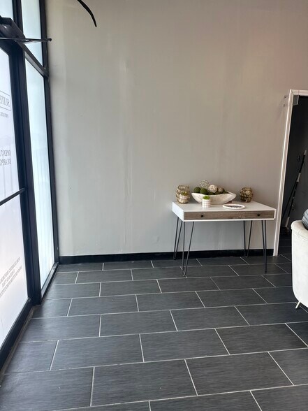 More Photos Of 2915 S Sam Houston Pky E, Houston Coworking Space