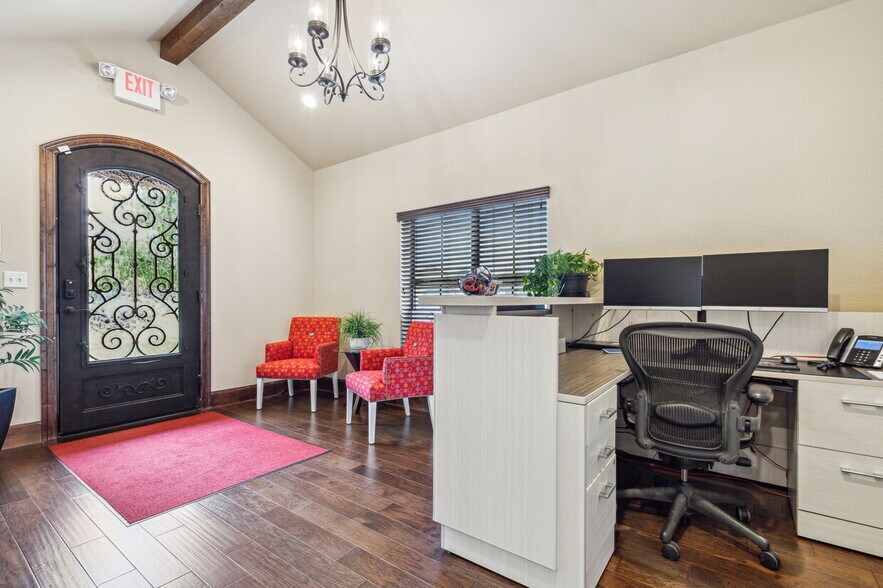 More Photos Of 2101 E Kirkwood Blvd, Southlake Office For Lease