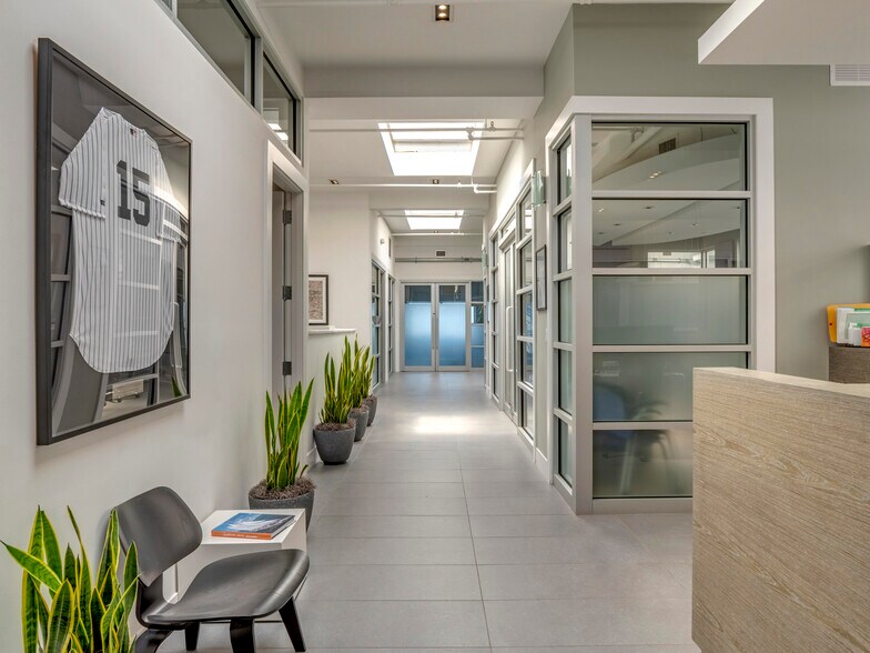 More Photos Of 45-47 NE 36th St, Miami Freestanding For Sale