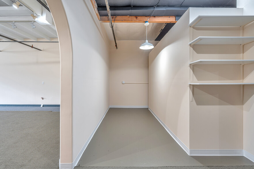 More Photos Of 74 Digital Dr, Novato Warehouse For Sale