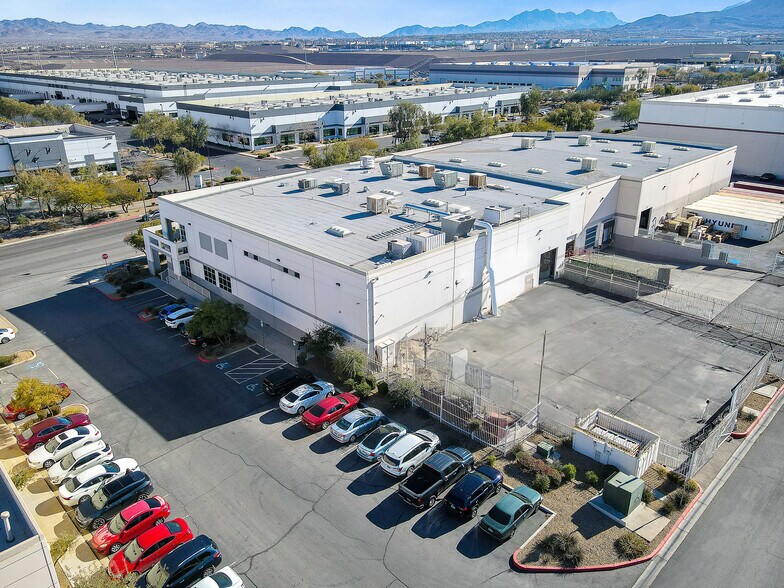 More Photos Of 7511 Eastgate Rd, Henderson Warehouse For Sale