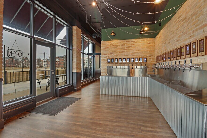 More Photos Of 115-125 56th St, Kenosha Restaurant For Sale