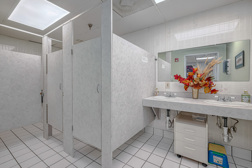 More Photos Of 1035 Fairmont Pky, Pasadena Religious Facility For Sale