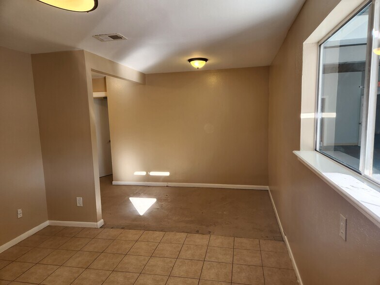 More Photos Of 17610 Hufsmith Kohrville Rd, Tomball Industrial For Lease