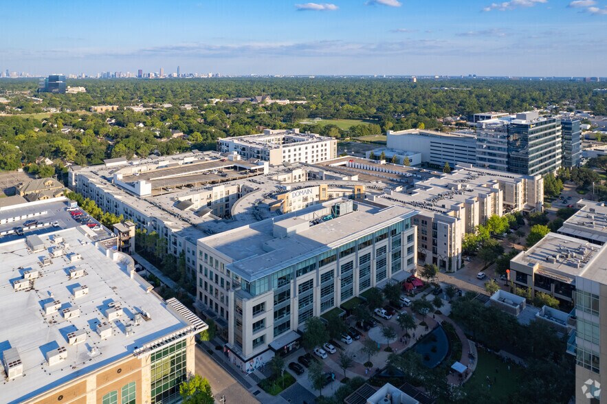 More Photos Of 12808 Queensbury Ln, Houston Apartments For Lease