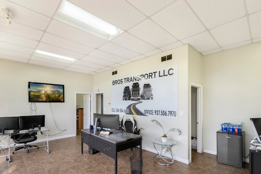 More Photos Of 4365 Gibson Dr, Tipp City Warehouse For Sale