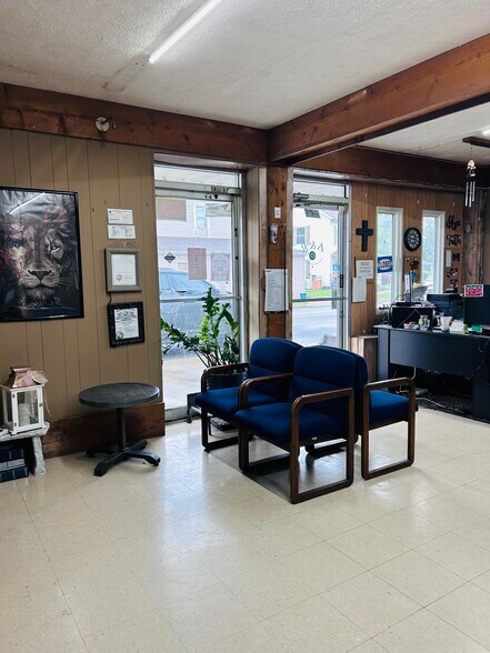 More Photos Of 802 W Western Ave, Connersville Auto Dealership For Sale