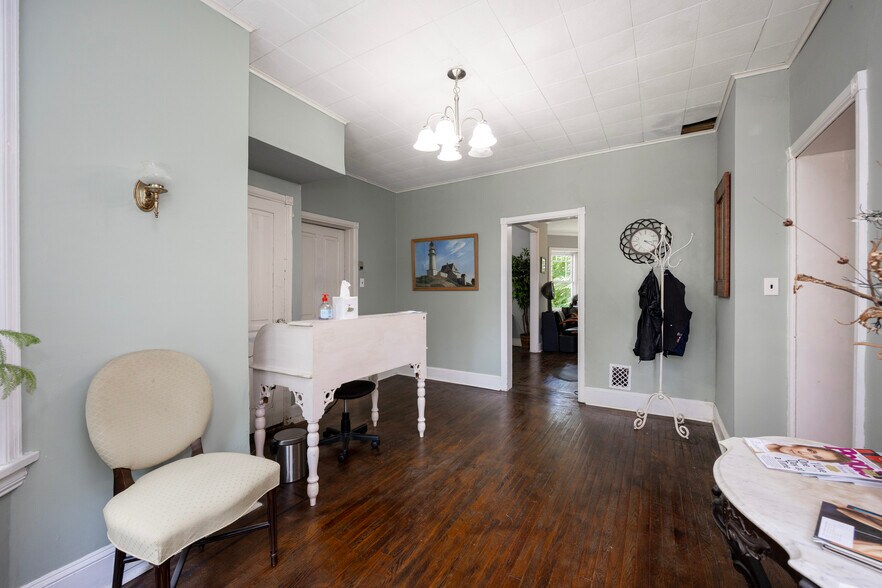 More Photos Of 234 Conestoga Rd, Wayne Specialty For Sale