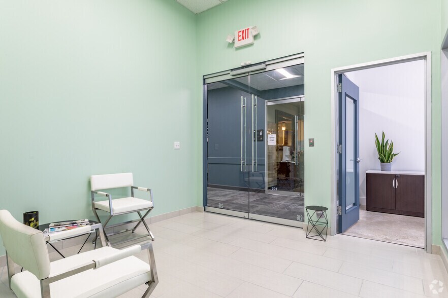More Photos Of 8522 Broadway, San Antonio Office For Lease