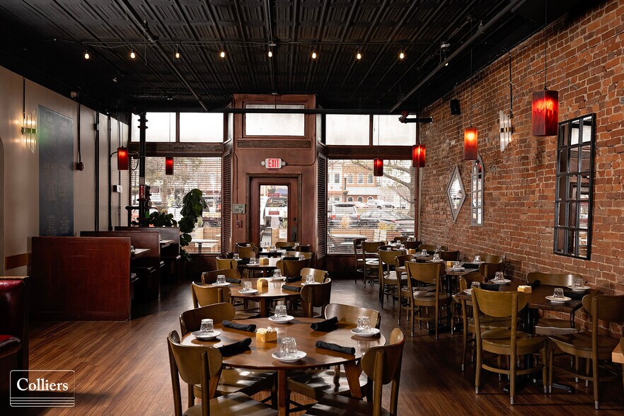 More Photos Of 106-112 E Central Ave, Bentonville General Retail For Sale