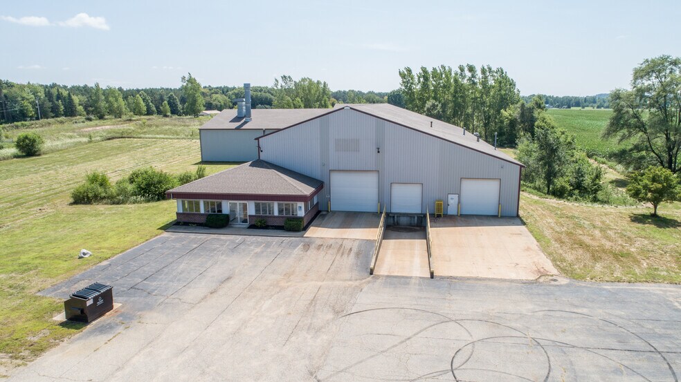 More Photos Of 2100 17 Mile Rd, Kent City Warehouse For Lease