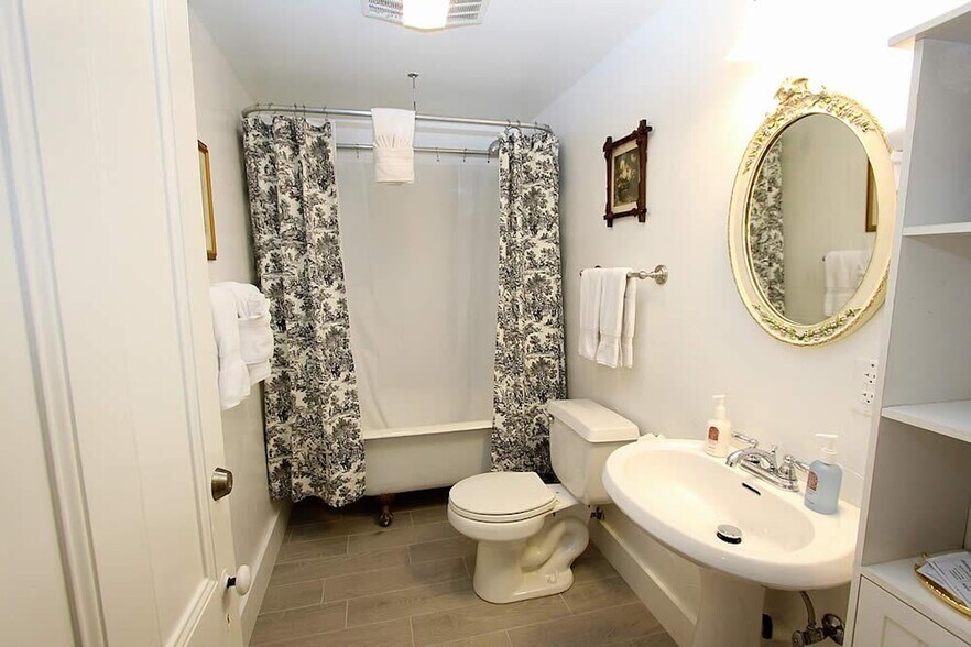More Photos Of 2476 Main St, Cambria Hospitality For Sale