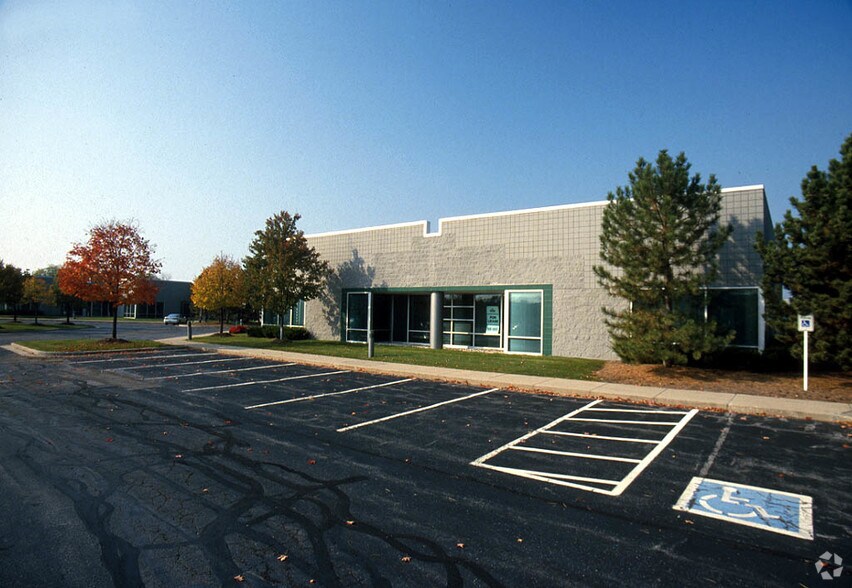 52735307 Lakeview Parkway South Dr, Indianapolis, IN 46268 Office For Lease