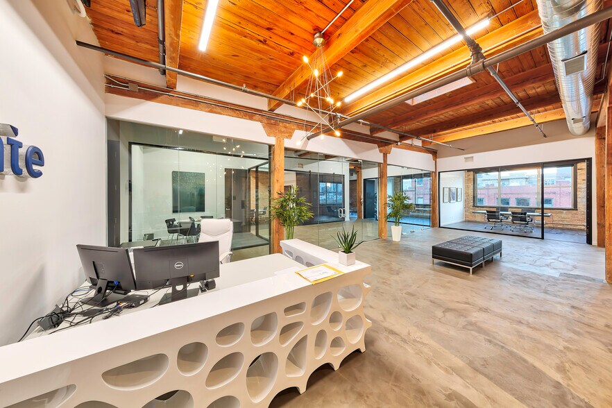 More Photos Of 641-651 W Lake St, Chicago Office For Lease