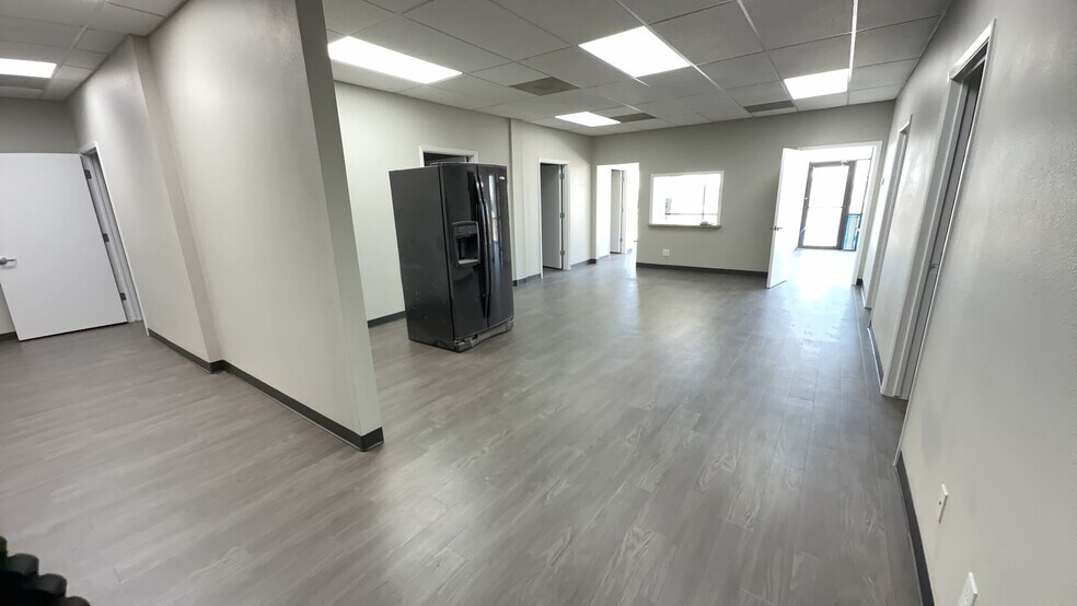 More Photos Of 3001 Airport Fwy, Bedford Medical For Lease