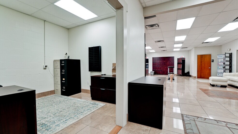 More Photos Of 2117-2125 47th st, Sarasota Warehouse For Sale