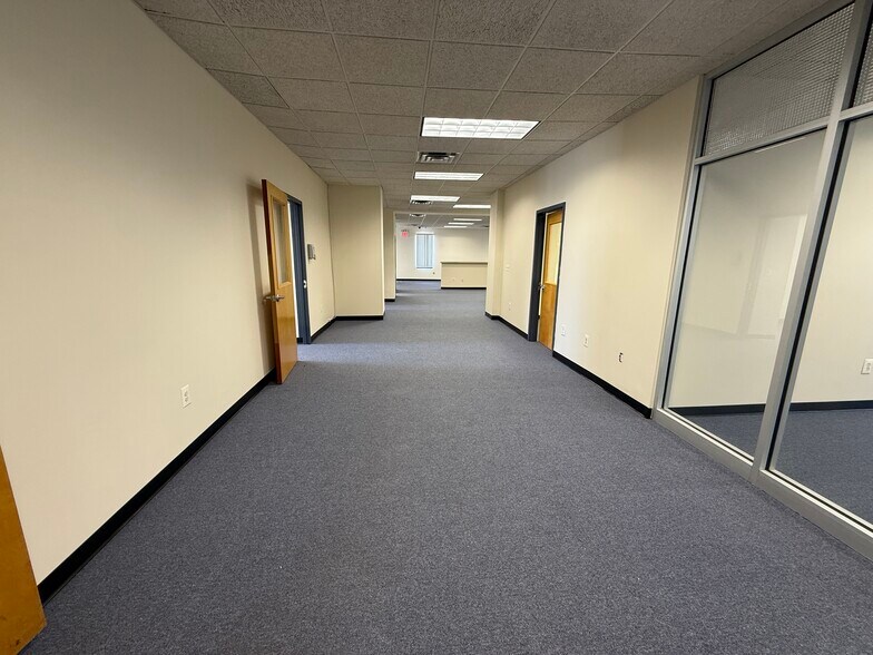 More Photos Of 545 Cary Ave, Staten Island Office For Lease