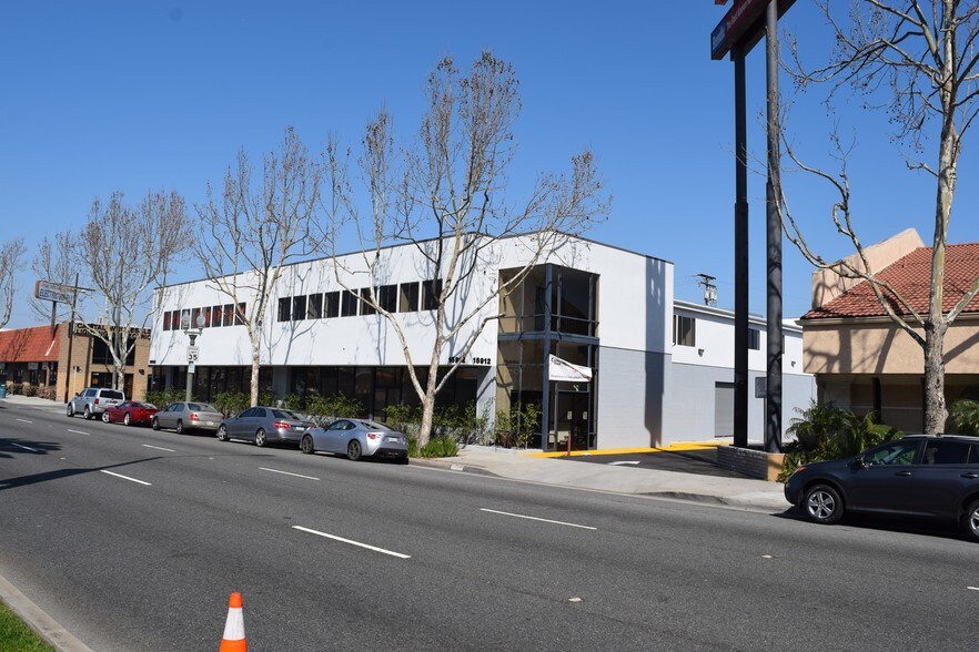 More Photos Of 15900 Hawthorne Blvd, Lawndale Office Residential For Lease