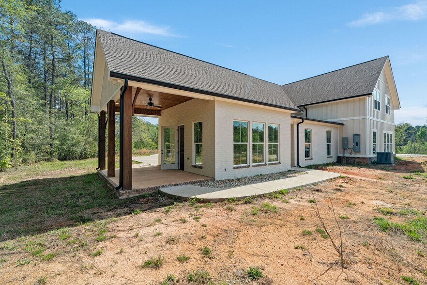 More Photos Of 4194 MS-589, Sumrall Office For Sale