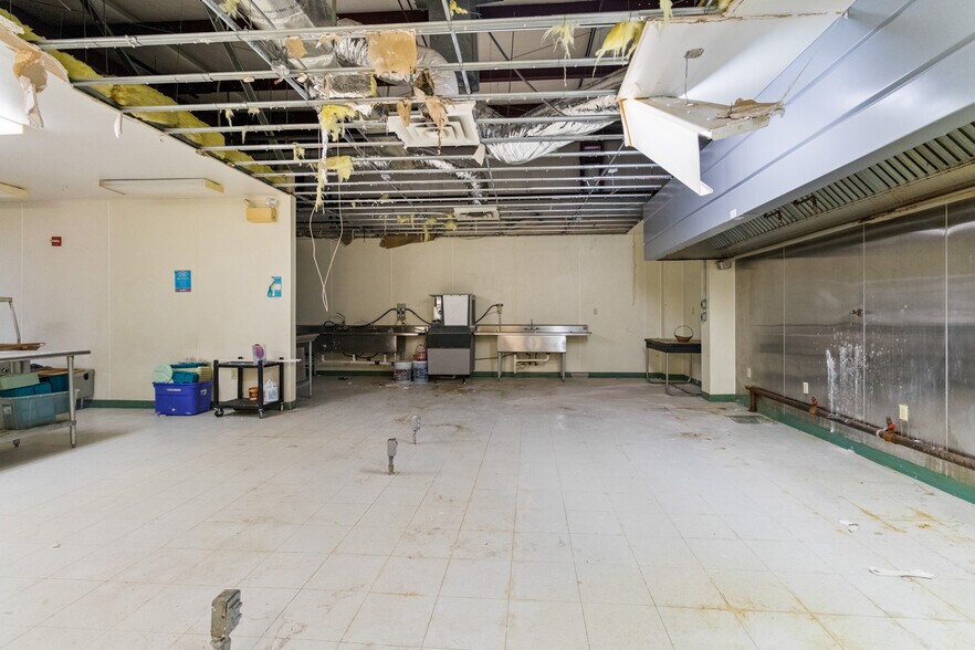 More Photos Of 214 N School St, Winfield Light Distribution For Sale