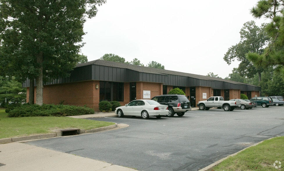 More Photos Of 11835 Canon Blvd, Newport News Office For Lease