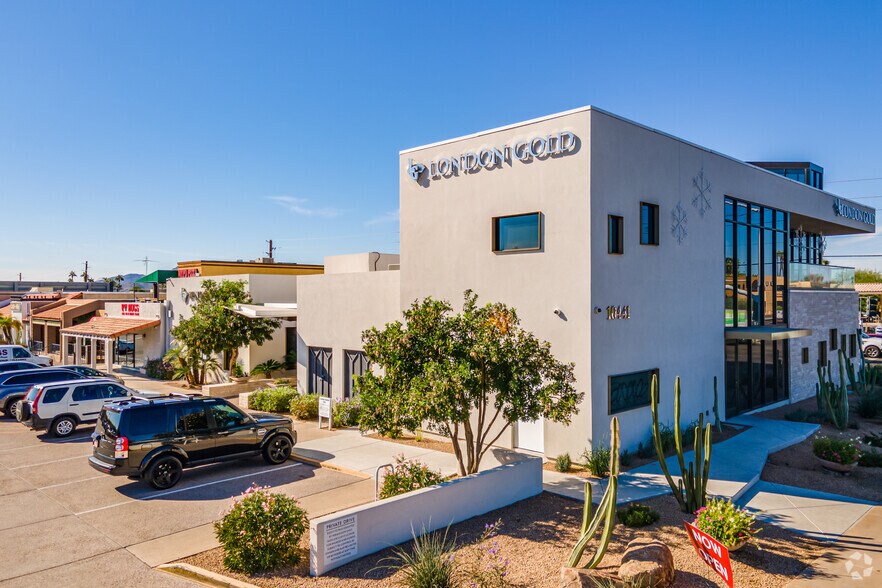 More Photos Of 10425 N Scottsdale Rd, Scottsdale General Retail For Sale