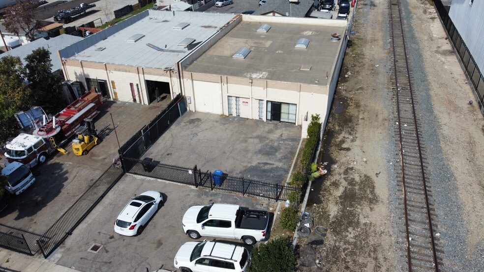 Primary Photo Of 1295 E 4th St, Pomona Manufacturing For Sale