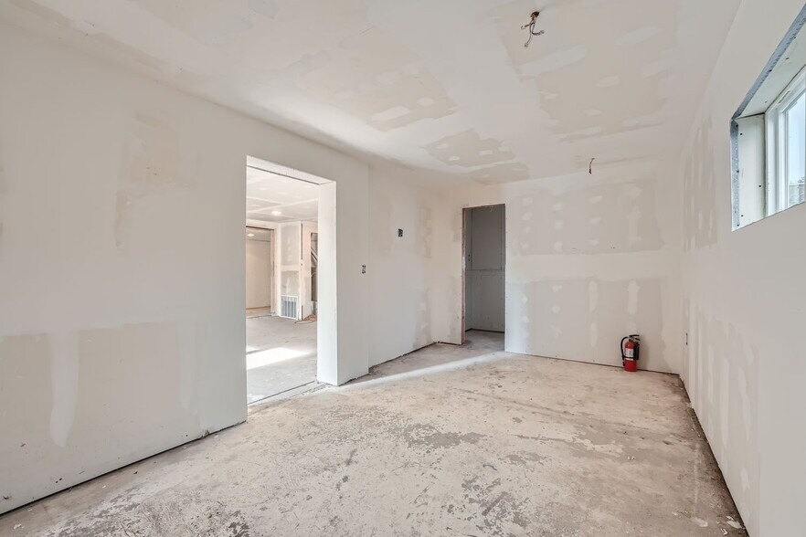 More Photos Of 2426-2428 S Federal Blvd, Denver Storefront Retail Office For Sale