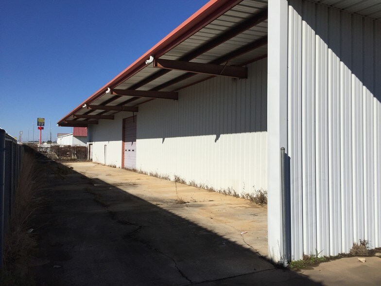 More Photos Of 1120 Realtor Ave, Texarkana Warehouse For Sale
