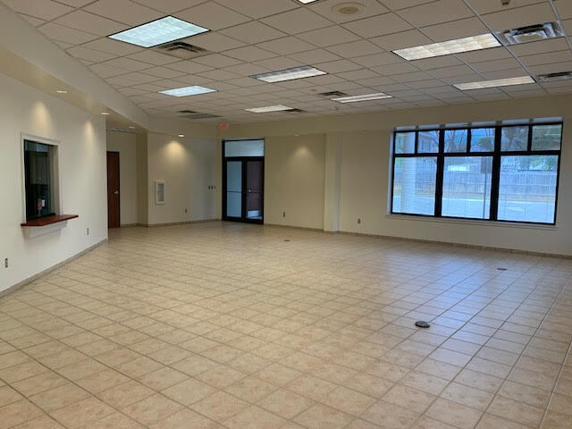 More Photos Of 1303 N Mound St, Nacogdoches Medical For Sale