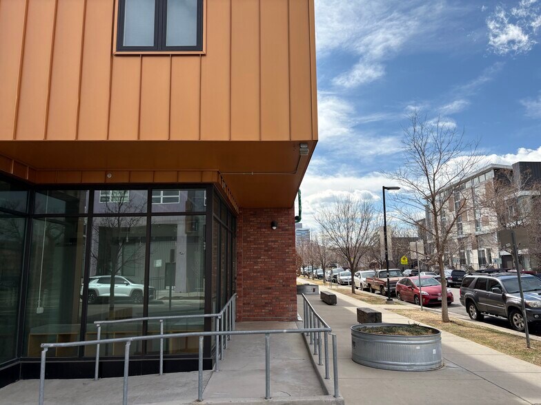 More Photos Of 2550-2590 Lawrence St, Denver Apartments For Lease