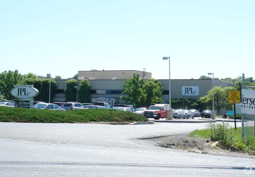 Primary Photo Of 471 JPL Wick Dr, Harrisburg Manufacturing For Lease