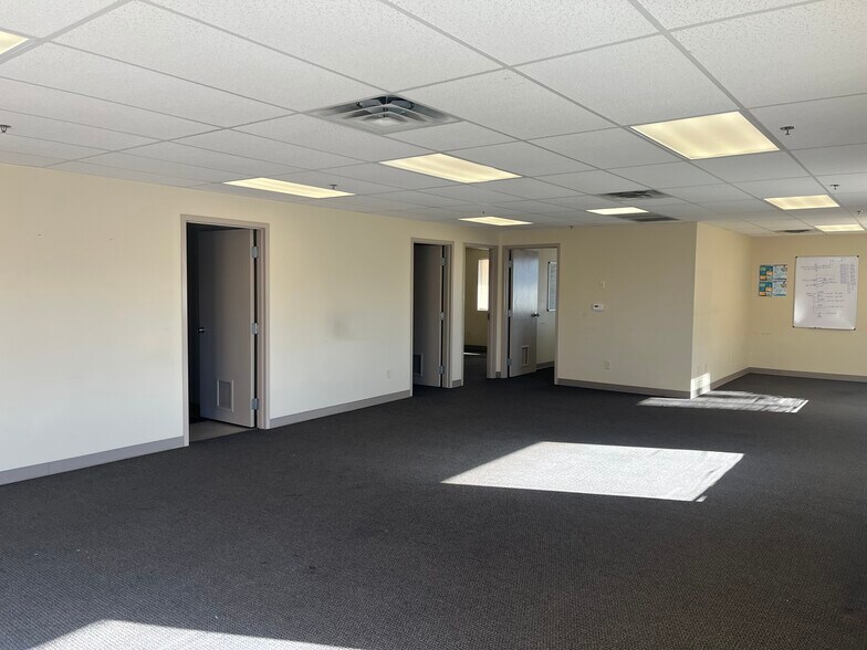 More Photos Of 7921 SW 34th St, Oklahoma City Warehouse For Lease