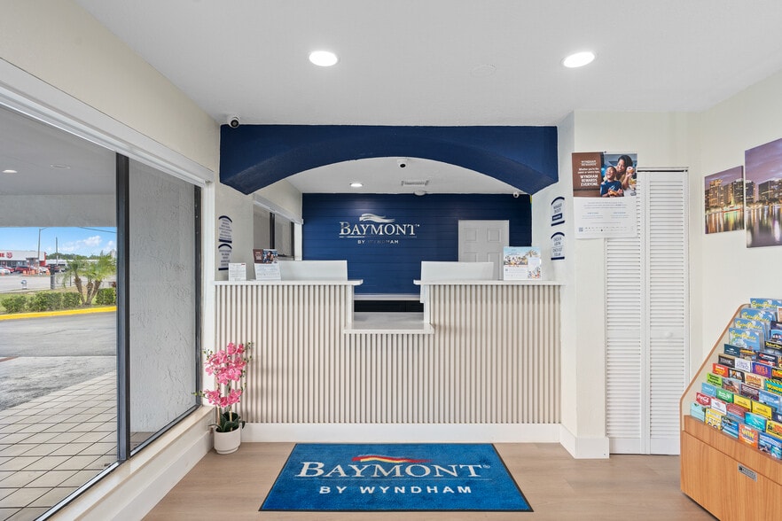 More Photos Of 3956 W Colonial Dr, Orlando Hotel For Sale